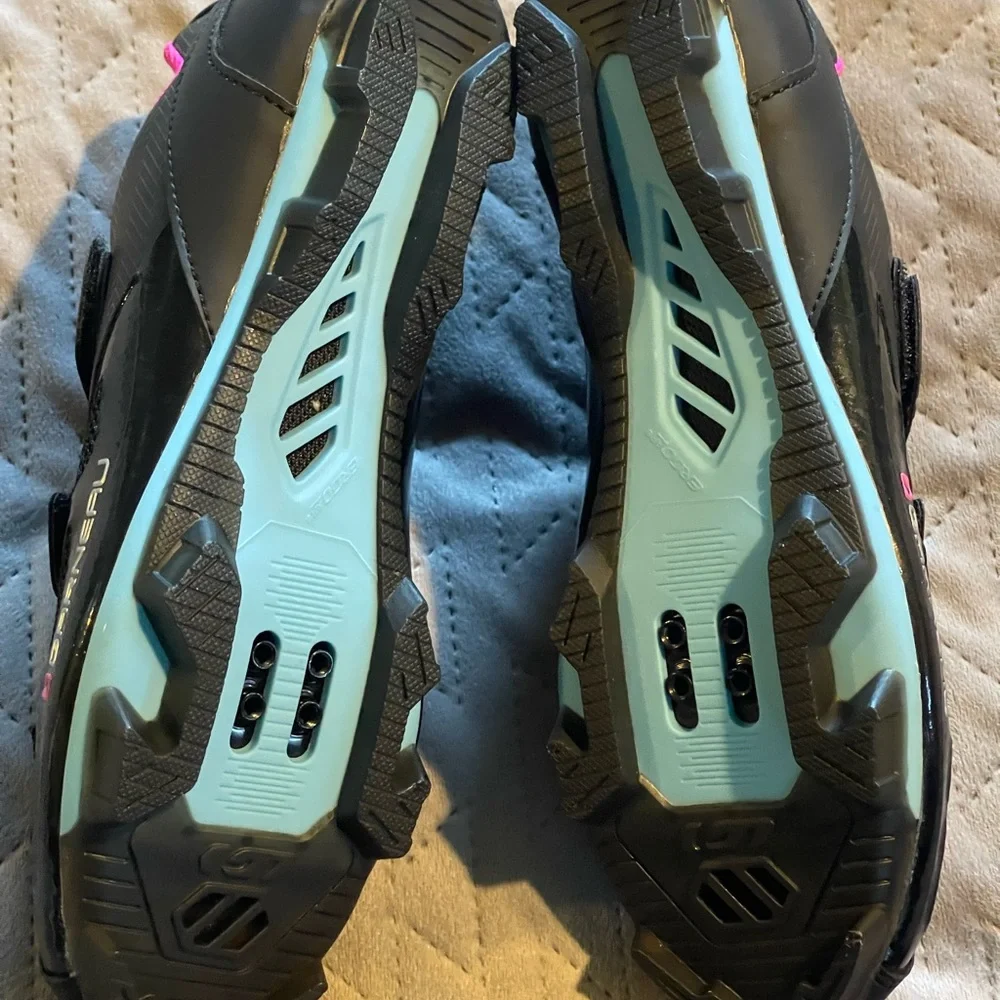 Louis Garneau HRS-60 cycling shoes women’s‎ size 8 NWOB